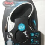 Retractable-Flexi-New-Comfort-Tape-Leash-16-Ft-Size-S.jpg